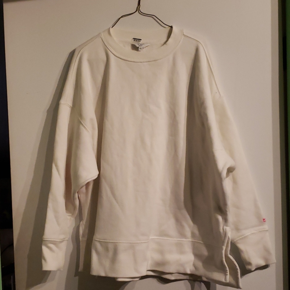 Crown & Ivy petite sweatshirt